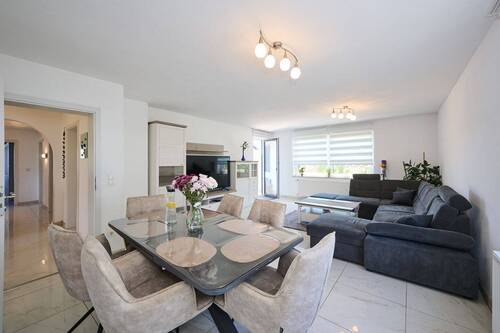 Wohn- und Esszimmer - 