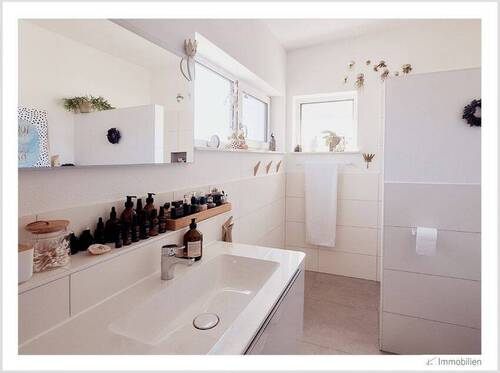 145-2025 Hauptbad.jpg - 