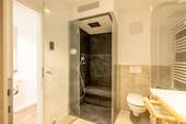 Dusche mit integrierter Dampfsauna - 