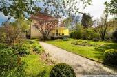 Einfamilienhaus mit traumhaften Garten - 7 Zimmer Einfamilienhaus zur Miete in Gräfelfing
