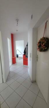 Flur (2) - 2 Zimmer Etagenwohnung in Mannheim