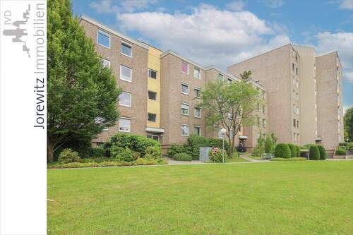 001 - Außenansicht - Ruhige Lage in Bielefeld-Theesen: 4 Zimmer-Wohnung mit Balkon