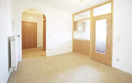 Eingang und Essdiele - 2 Zimmer Etagenwohnung zum Kaufen in Landshut