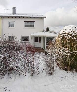 Außenansicht - Ihr neues Familiennest mit Weitblick - Reiheneckhaus in ruhiger Lage