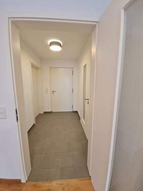 EG Eingang / Flur - 4 Zimmer Doppelhaushälfte in Ipsheim