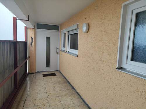 Eingangsbereich Wohnung - 3 Zimmer Etagenwohnung zum Kaufen in Heidenheim