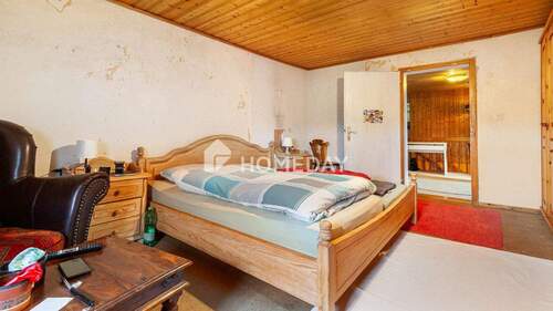 1. OG Schlafzimmer 2 - 