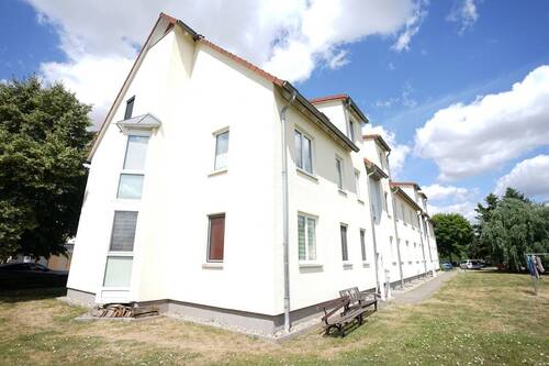Haus gartenseitig - 4 Zimmer Etagenwohnung zum Kaufen in Barleben / Ebendorf