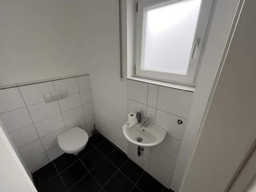 EG: separates WC - Einfamilienhaus mit 126,40 m&sup2; in Tegernheim zum Kaufen