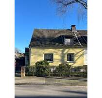 Attraktives Einfamilienhaus mit Einliegerwohnung und viel Potential --- ideal für Eigennutzer oder Mehrgenerationen!! - Oberhausen Osterfeld-West