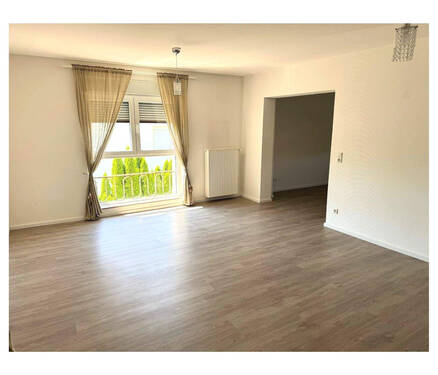 Fliederstr. 1.OG 1.jpg - Homburg-Bruchhof - Helle, renovierte 3,5 ZKB-Wohnung