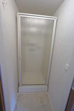 OG: Dusche (innenliegend) - 