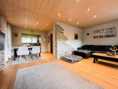 Wohnzimmer - 4 Zimmer Doppelhaushälfte zum Kaufen in Bad Rappenau