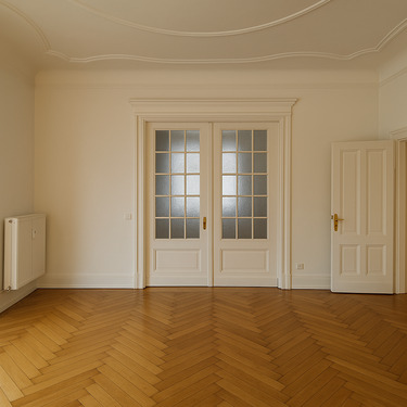 Büroraum 1 - Lichtdurchfluteter Büroraum im Altbau unweit Kudamm Olivaerplatz - All-in-Miete