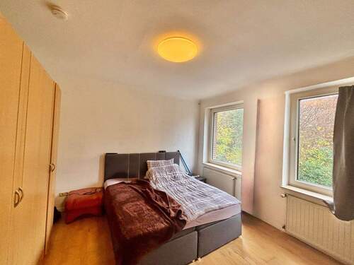 1. OG Schlafzimmer - 