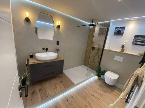 Bad - sanierte und klimatisierte 3 Zimmer ETW als Smart-Home und herrlichem Blick in ruhiger Bestlage