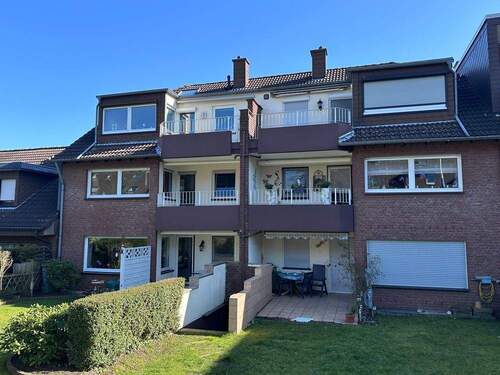 Gebäuderückseite - Sonnenblick dank Dachgeschoss - beste Lage in Gelsenkirchen-Resse