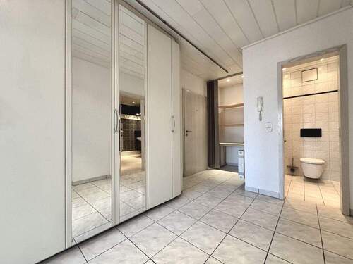 Diele m. Einbauschrank - 