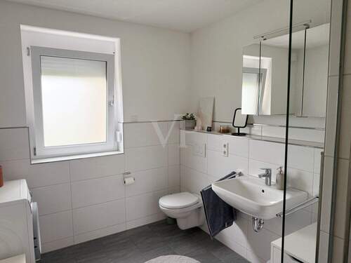 Bad mit Dusche I - 