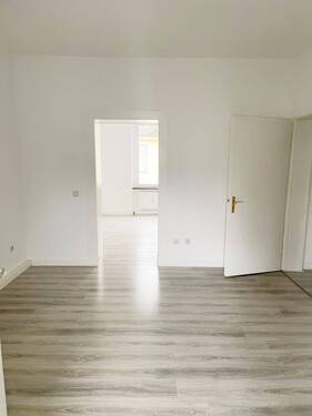 Wohnzimmer - 9 Zimmer Gewerbeobjekt (Büro, Produktion, Verkauf) in Leverkusen