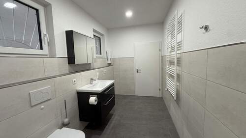 Bad - 5 Zimmer Etagenwohnung in Andernach