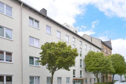 Hausansicht - Kassel-Wehlheiden: Sehr gepflegte, helle 3-Zimmerwohnung mit großzügiger Loggia und Garage…