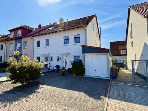Hausansicht I - +++ Doppelhaushälfte mit Garten und Garage in Laudenbach +++