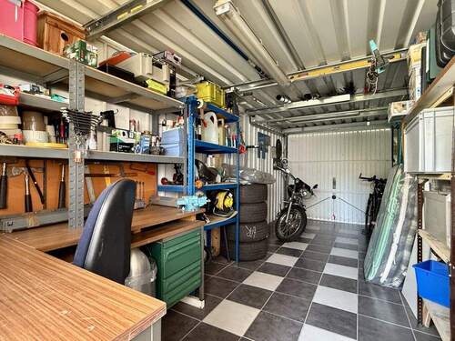 Garage - 