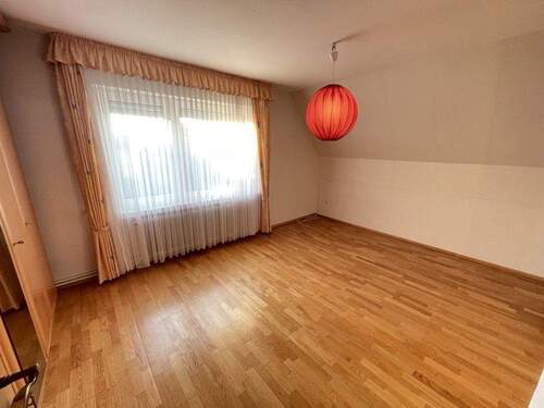 Schlafzimmer 1 DG - 