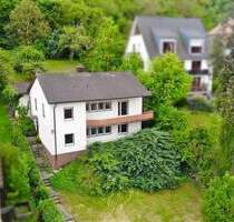 Platz für Ihre Familie und Ihre Ideen - Einfamilienhaus mit großem Garten - Höchberg