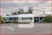 Gebäudekomplex - Autohaus im Gewerbegebiet zu verkaufen