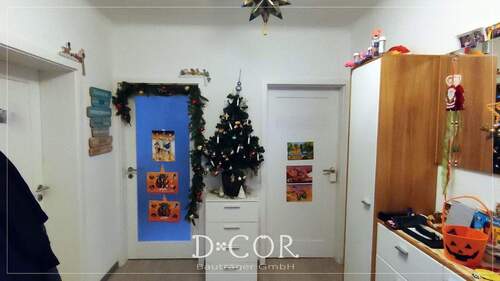 Flur / Garderobe - Etagenwohnung mit 77,00 m&sup2; in Dresden zum Kaufen