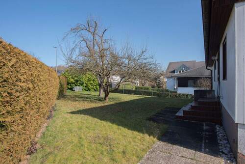 Garten - 6 Zimmer Einfamilienhaus zum Kaufen in Bad Camberg