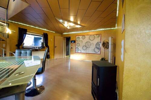 Wohnzimmer - 2 Zimmer Etagenwohnung zum Kaufen in Bad Berleburg