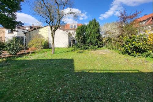 Blick in den schönen Garten - Mehrfamilienhaus, Wohnhaus mit 171,00 m² in Mannheim zum Kaufen