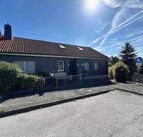 Einfamilienhaus mit Einliegerwohnung, Garage und Carport in zentraler Wohnlage von Halver