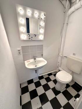 WC in der Garage - 