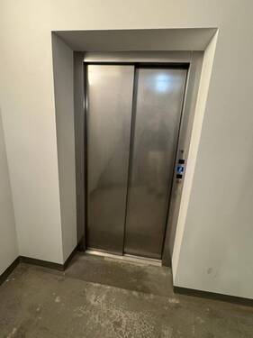 Keller_Aufzug.jpg - 1 Zimmer Einfamilienhaus in Schweinfurt