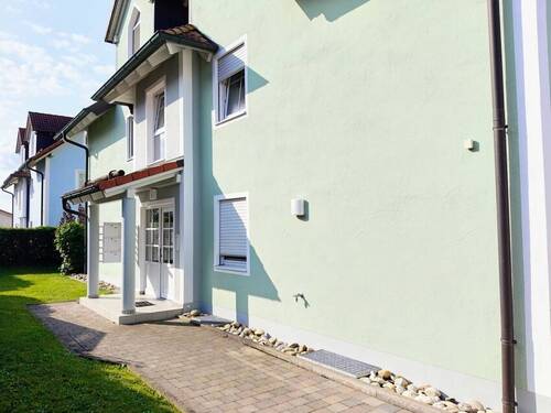 Zugang zum Haus - 3 Zimmer Etagenwohnung in Ruhstorf an der Rott