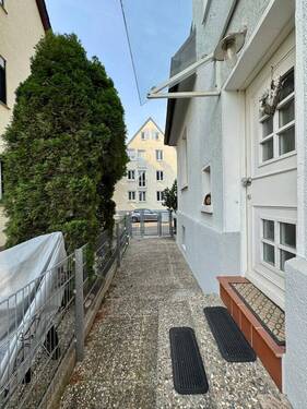 Hof Ansicht 2 - 6 Zimmer Einfamilienhaus in Stuttgart-Stammheim