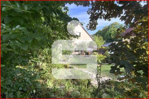 Blick über den Zaun I - Mit einem Hang zur Natur - 597.000,00 EUR Kaufpreis, ca.  230,00 m² Wohnfläche