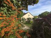 Blick über den Zaun II - 7 Zimmer Mehrfamilienhaus, Wohnhaus zum Kaufen in Obertrubach