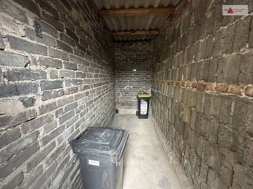 Abstellfläche im Nebengelass.jpeg - 