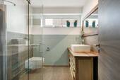 Gästebad mit Dusche - 