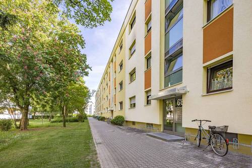 Hauseingang - 2 Zimmer Etagenwohnung zum Kaufen in Fürstenfeldbruck