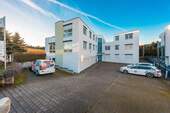 Ansicht Süd mit Stellplätzen - 7 Zimmer Büro zum Kaufen in Remseck am Neckar / Neckargröningen
