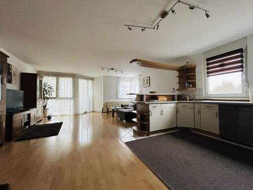 Wohnzimmer - 4 Zimmer Etagenwohnung zum Kaufen in Crailsheim