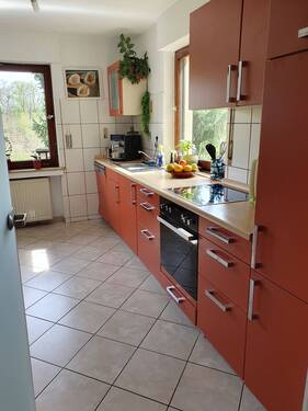 Helle Küche mit Ost- und Südaussicht - 