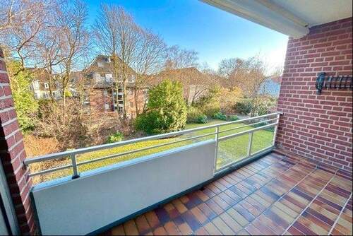 Loggia hinten mit Markise - 