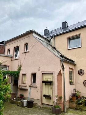 Hinterhof - 8 Zimmer Reihenendhaus in Rodewisch